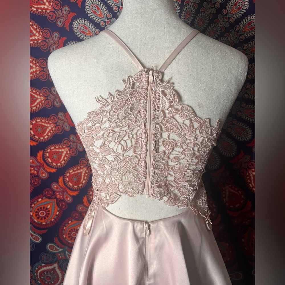 beautiful formal dress!!